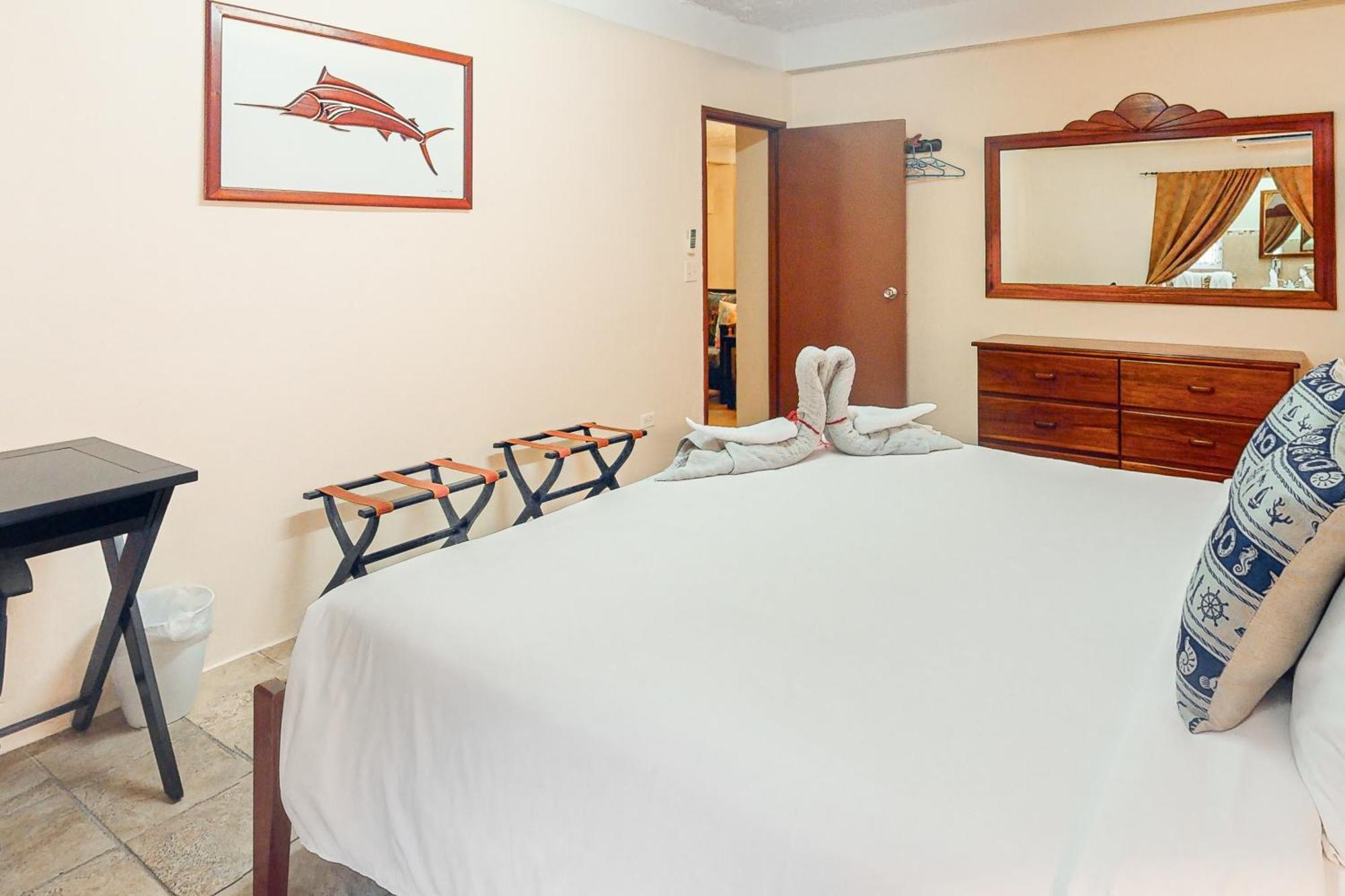 Hummingbird Home Suites San Pedro  Oda fotoğraf
