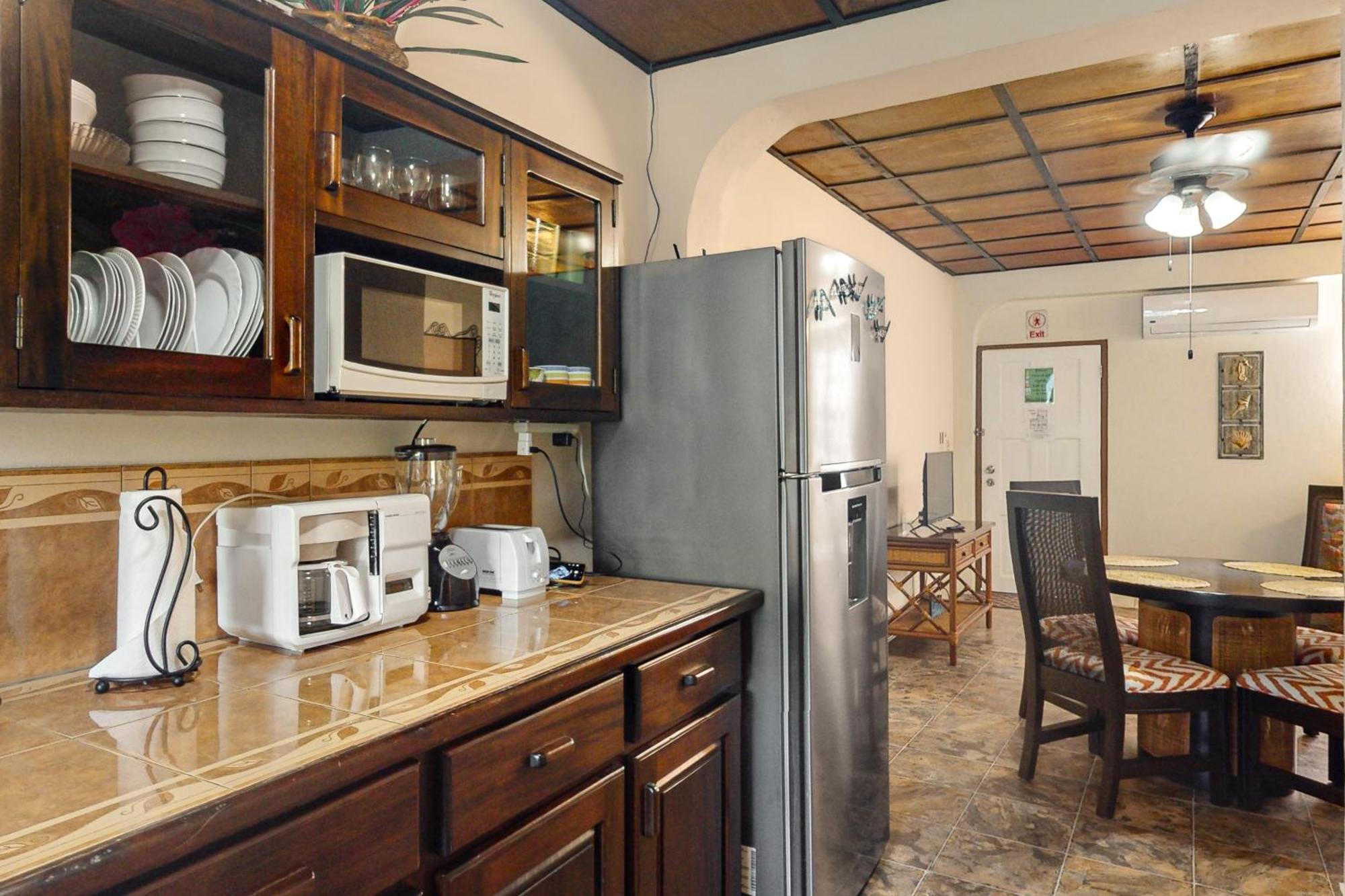 Hummingbird Home Suites San Pedro  Oda fotoğraf