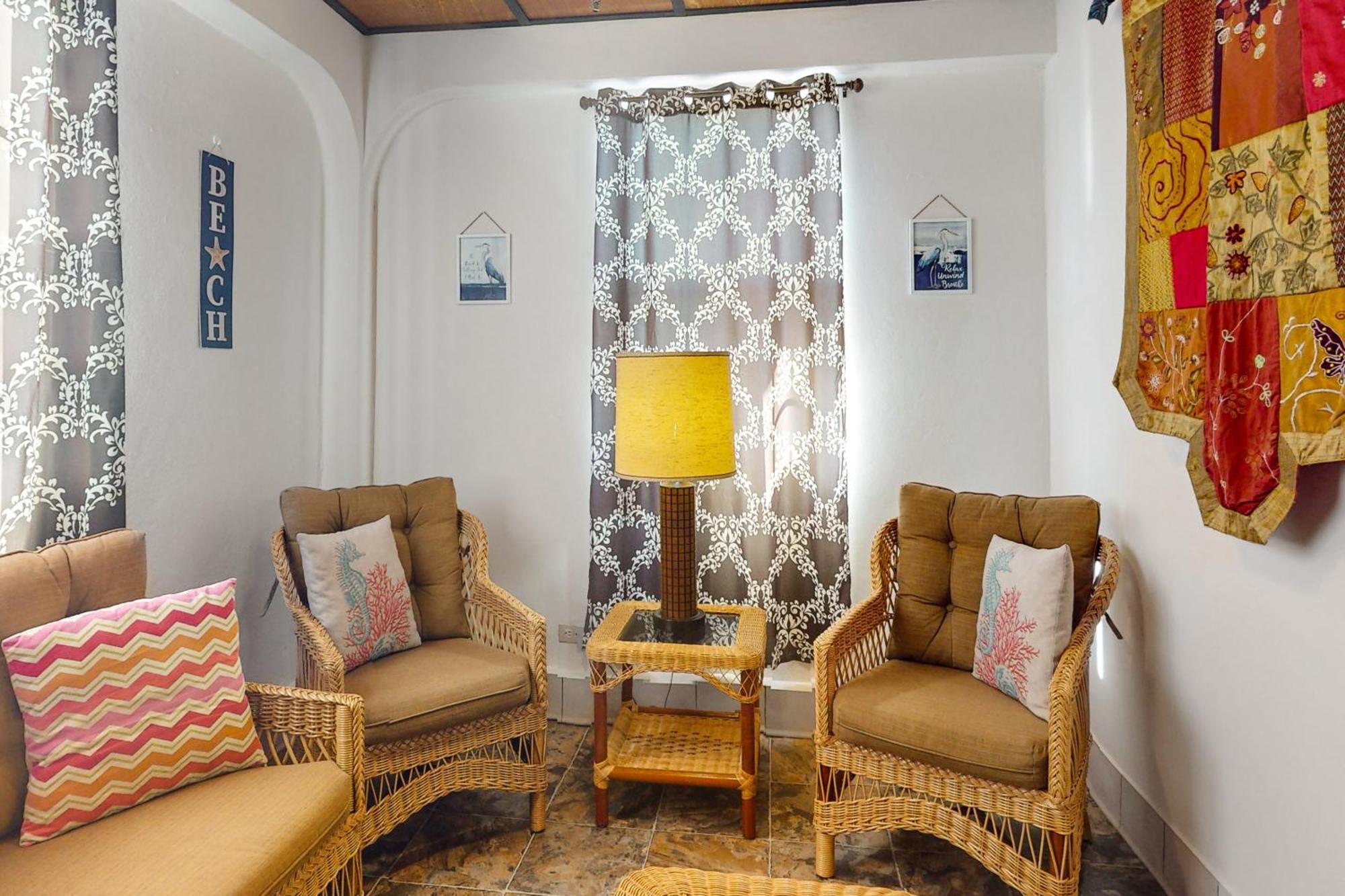 Hummingbird Home Suites San Pedro  Oda fotoğraf