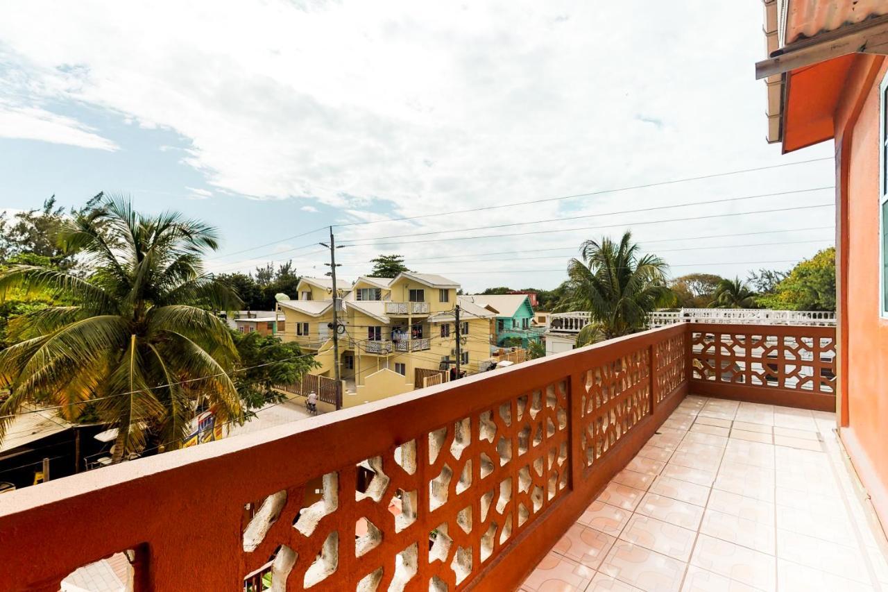 Hummingbird Home Suites San Pedro  Dış mekan fotoğraf